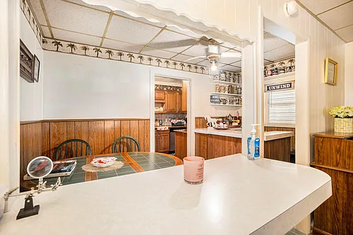 17 Manor Way Photo 1