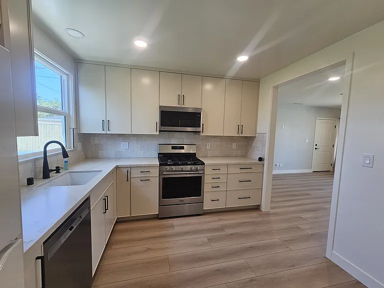 14023 Gard Ave — Photo 12