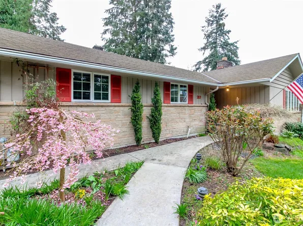 217 SW 176th Street, Normandy Park, WA 98166