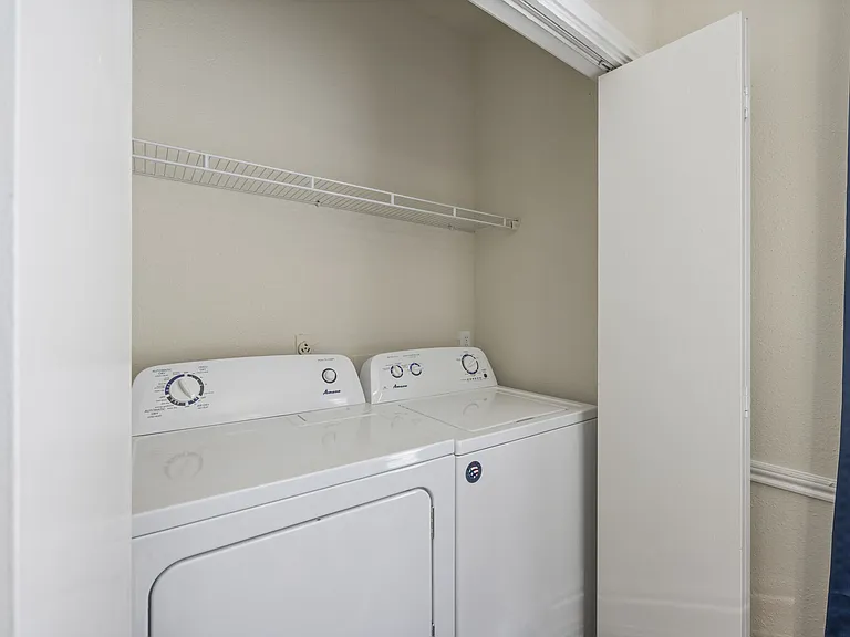 The Reston Apartments — Photo 11