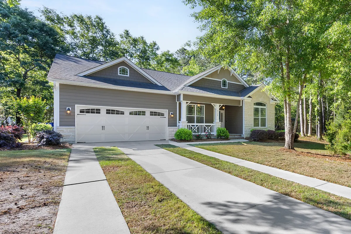 Building Photo - 8120 Saltcedar Dr