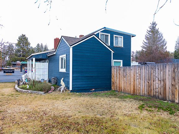 5th image of 924 NE 9th St