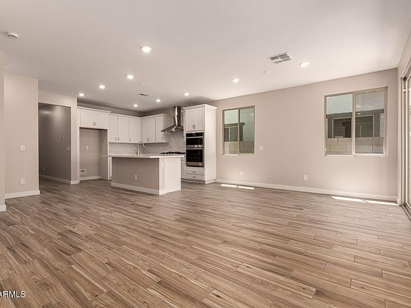 4th image of 530 N 89TH Street