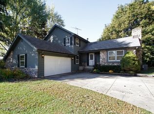 3803 Buckhorn Dr, Crystal Lake, IL 60012