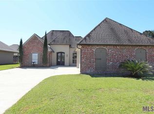 13348 Autumn Run Dr, Walker, LA 70785