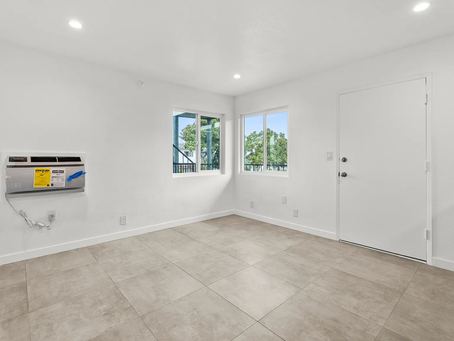 1 bed, 560 sqft, $2,100 — Photo 4