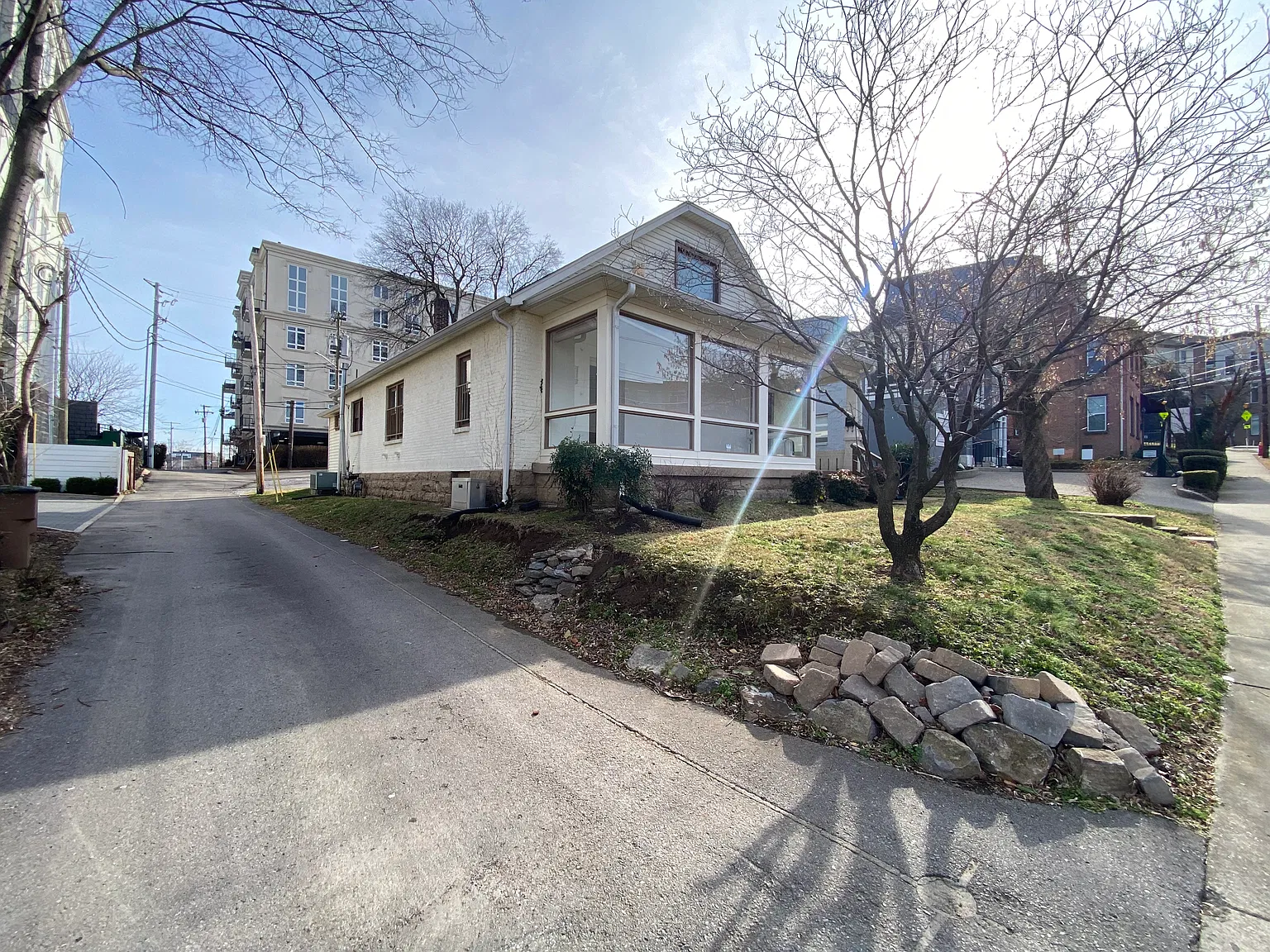 2 bed, 1933 sqft, $3,400 — Photo 3