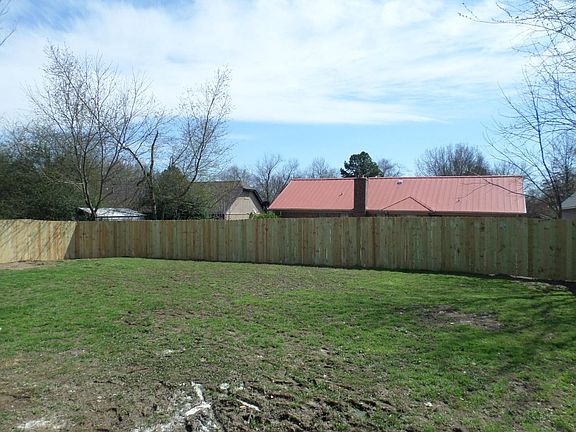 3rd image of 6807 Smokey Ln