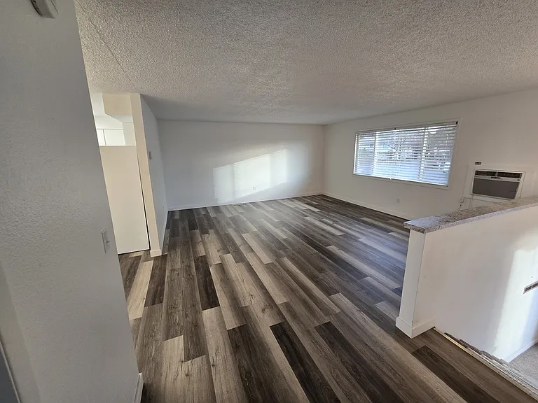 501 Burrell Ave #B — Photo 4