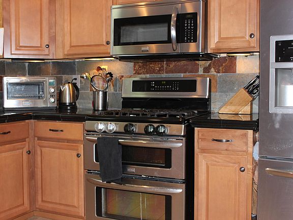 2nd image of 6709 Bellrose Ave NE