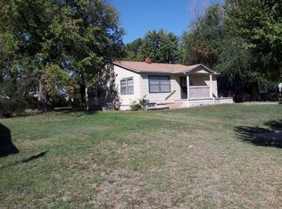 2013 S Grove St, Wichita, KS 67211