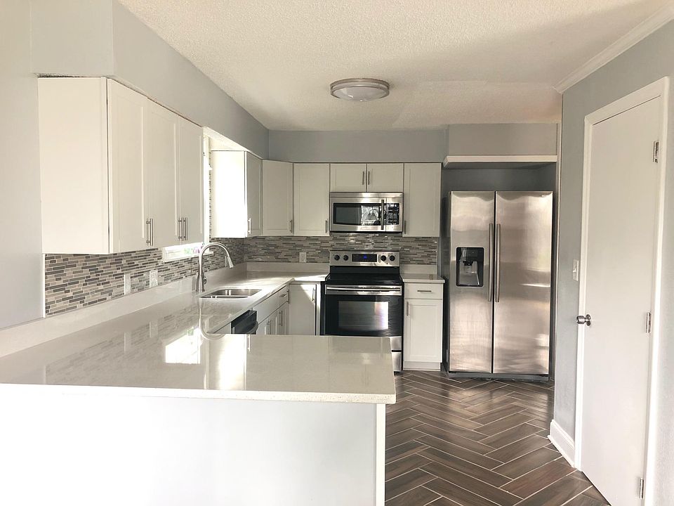 1st image of 3001 Goodwin Dr