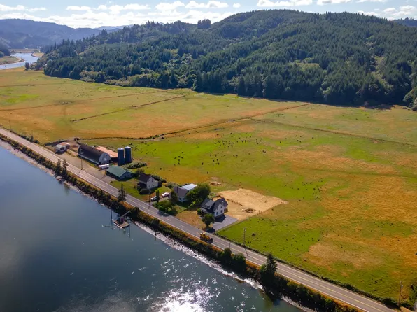 95580 S Coos River Ln, Coos Bay, OR 97420