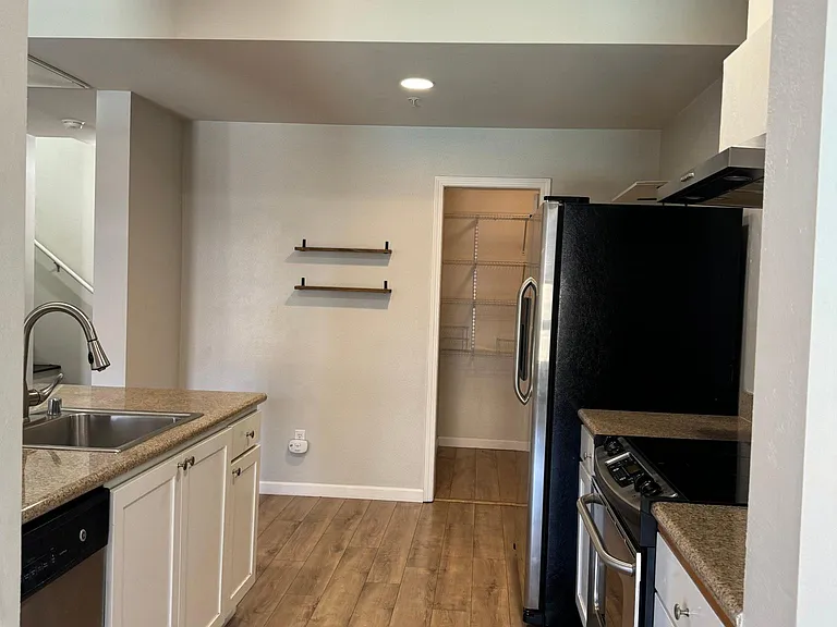 88 E 6th St #309 — Photo 24