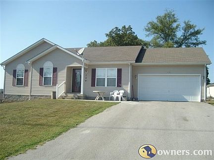 3 badrooms/2 baths and big kitchen,living r