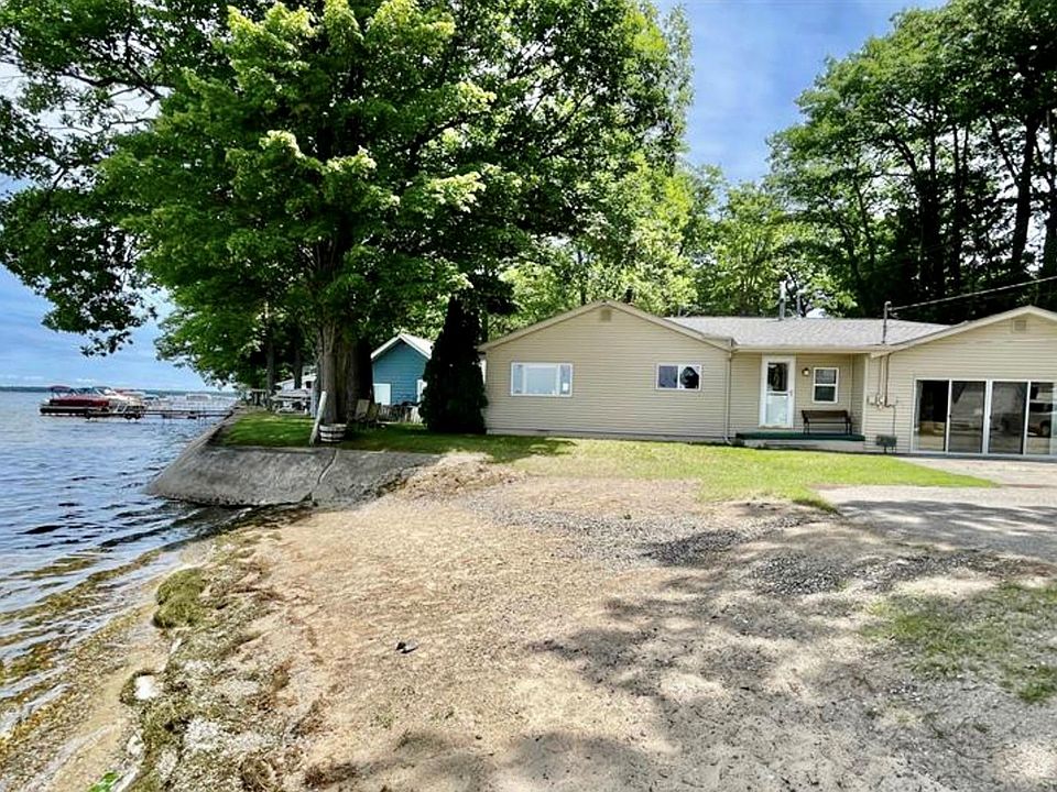 1st image of 328 Sheridan Dr