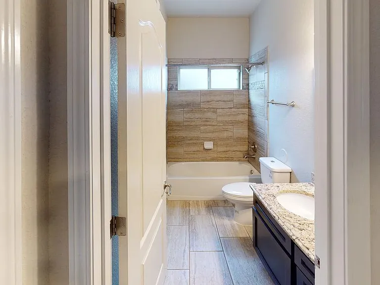 Full Hallway Bath