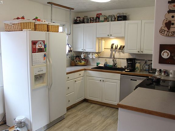 5th image of 3608 NE 44th St