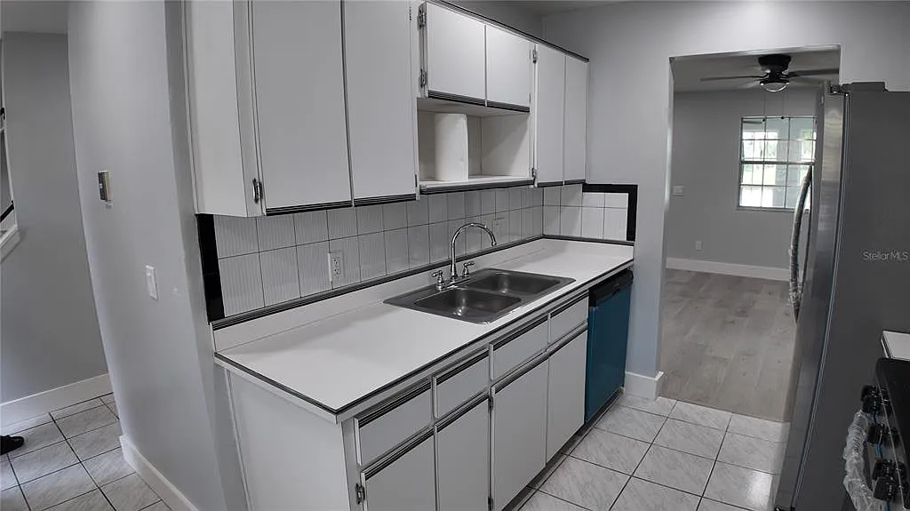 2 bed, 2.5 bath, 1174 sqft, $2,100 — Photo 4