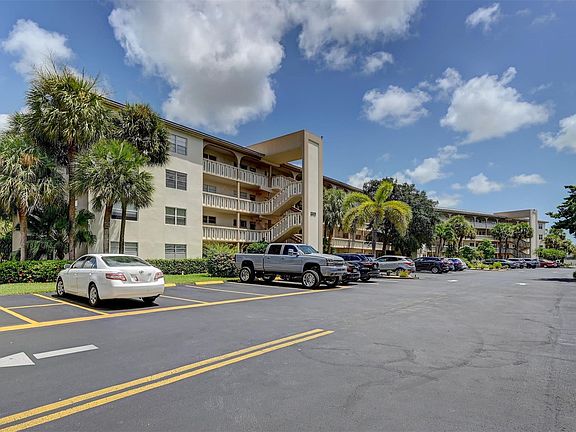 4th image of 2003 Granada Drive #G1