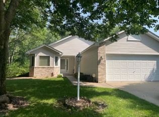 5665 Heather Ridge Dr, Shoreview, MN 55126