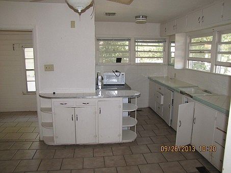 3rd image of 901 S 13th St