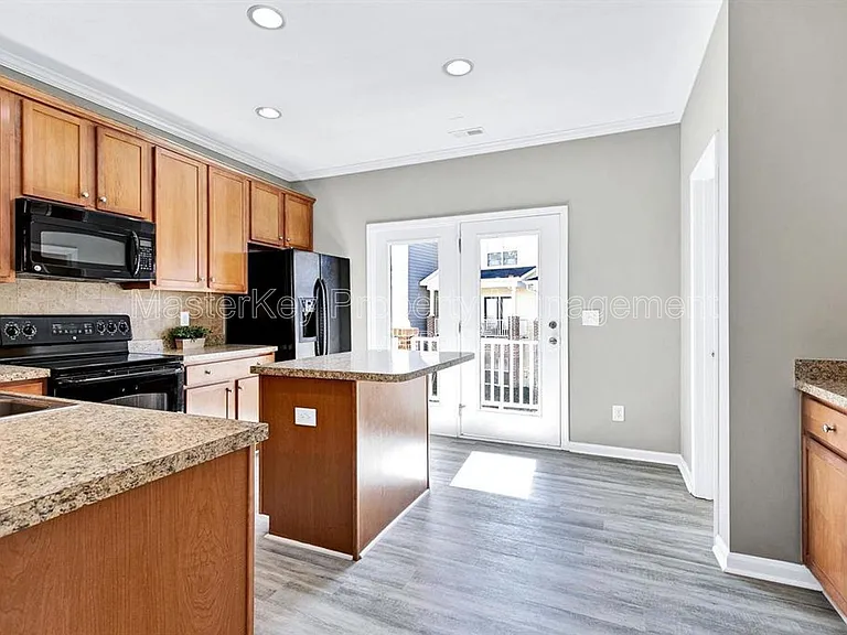 316 Kinellan Ln — Photo 3