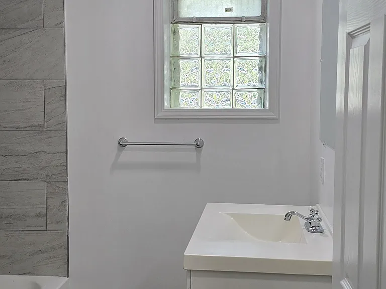145 N 21st Ave #1 — Photo 2