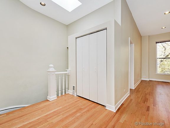 2nd image of 1149 W Wrightwood Ave #3