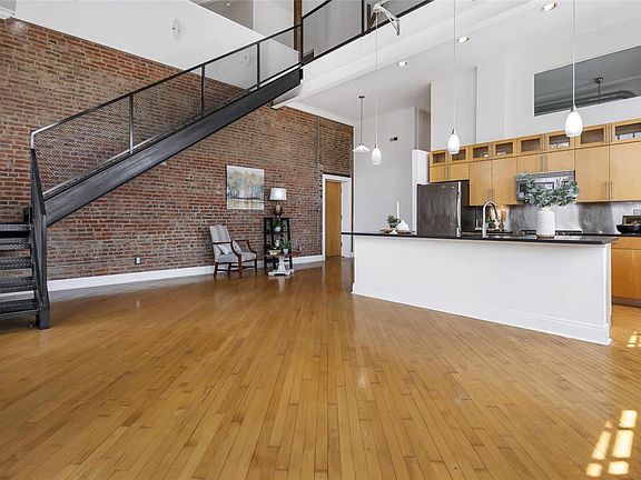 5th image of 2216 Sidney St APT 9