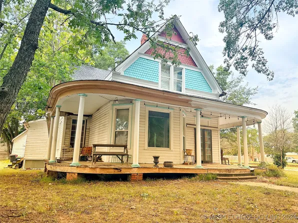 424 N Hinckley St, Holdenville, OK 74848