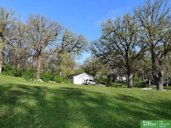 405 W P St, Weeping Water, NE 68463