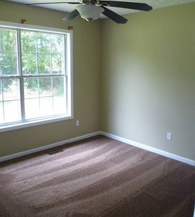 5th image of 110 Giles Dr