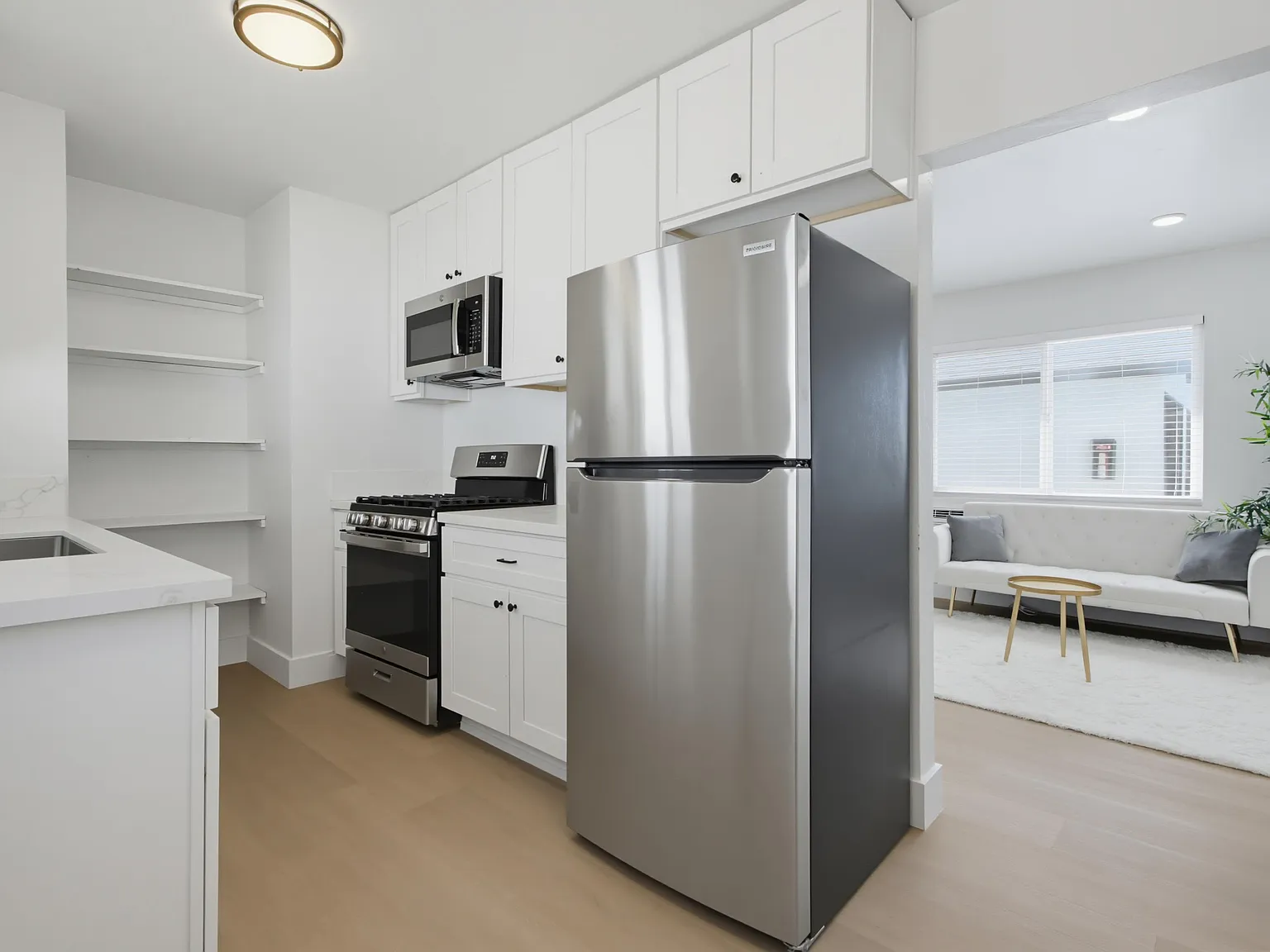 2 bed, 750 sqft, $2,550 — Photo 3