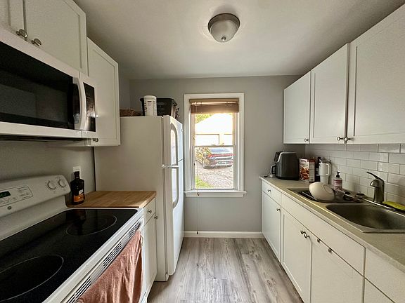 2nd image of 2053 11th St #1