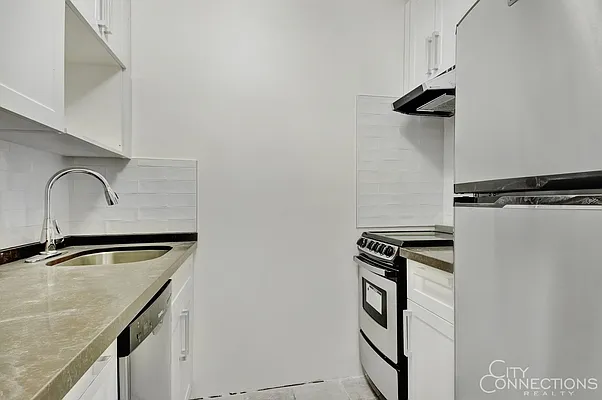 Rented by City Connections Realty | media 27