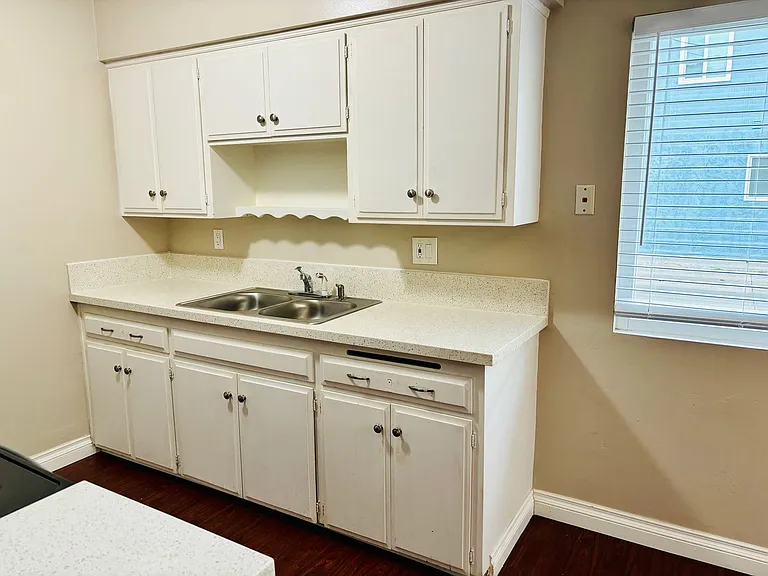 McClintock Apartments — Photo 7