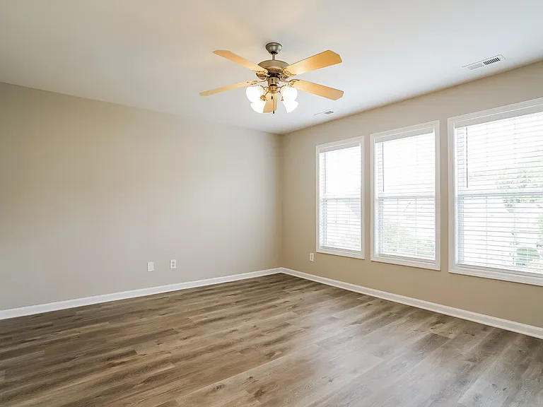 8115 Willowglen Dr — Photo 10