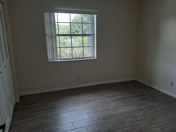 5th image of 495 SE 8th St APT 247
