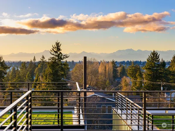 337 NE 90th Street #3, Seattle, WA 98115