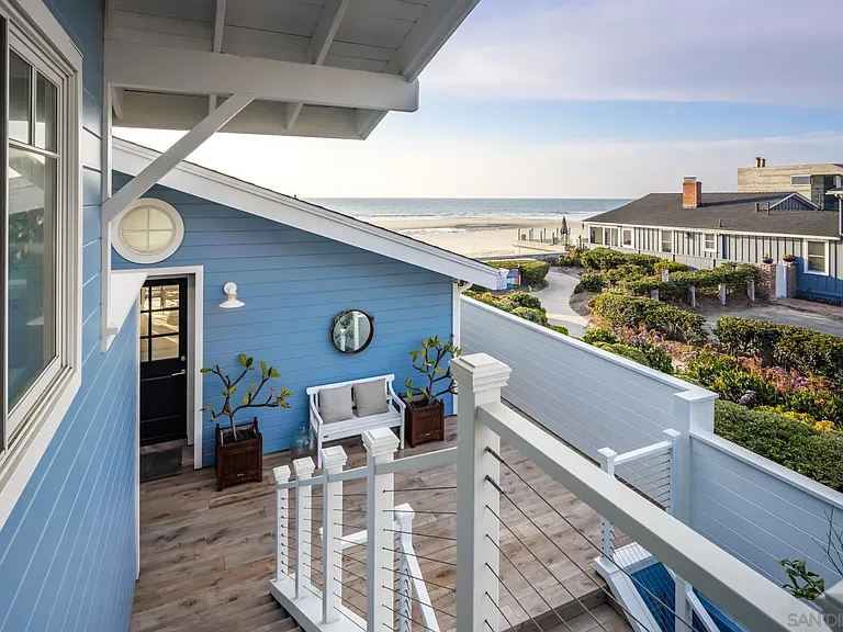 2050 Ocean Front — Photo 25