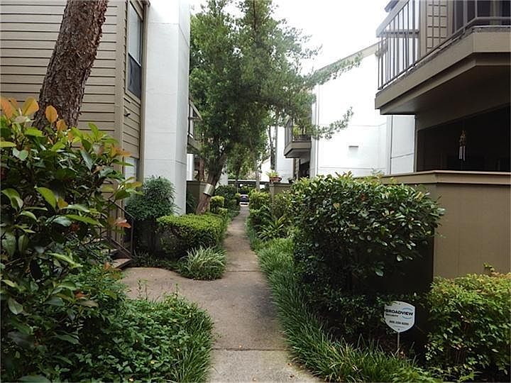 1st image of 10049 Westpark Dr APT 106