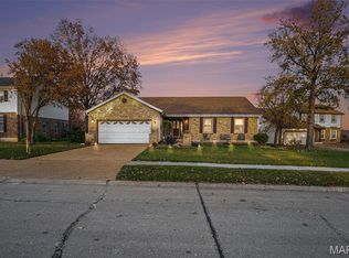 5840 Mango Dr, Saint Louis, MO 63129