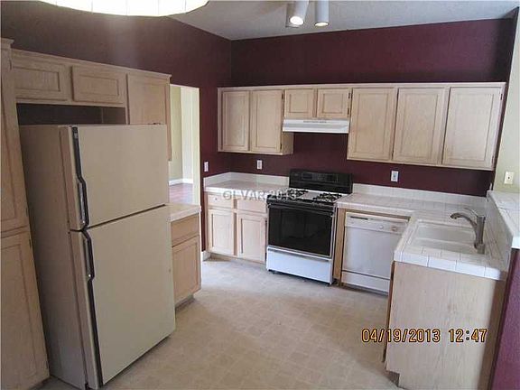 3rd image of 9701 Goldsboro Ct