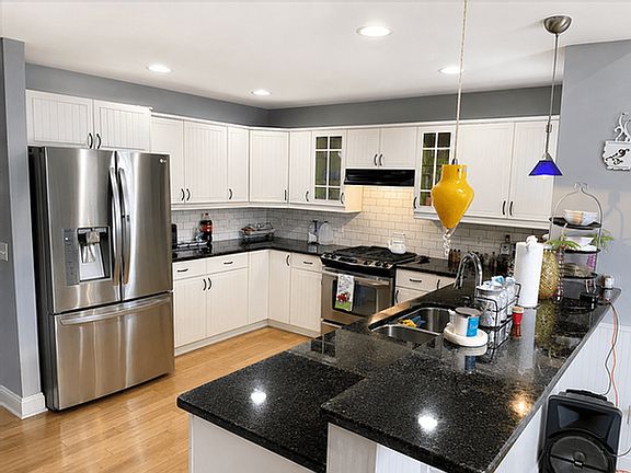 3rd image of 313 Gilmore Ct
