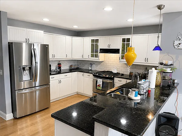 313 Gilmore Ct — Photo 3