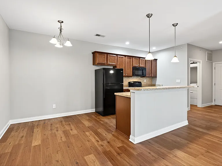 Palomar View Apartments — Photo 14