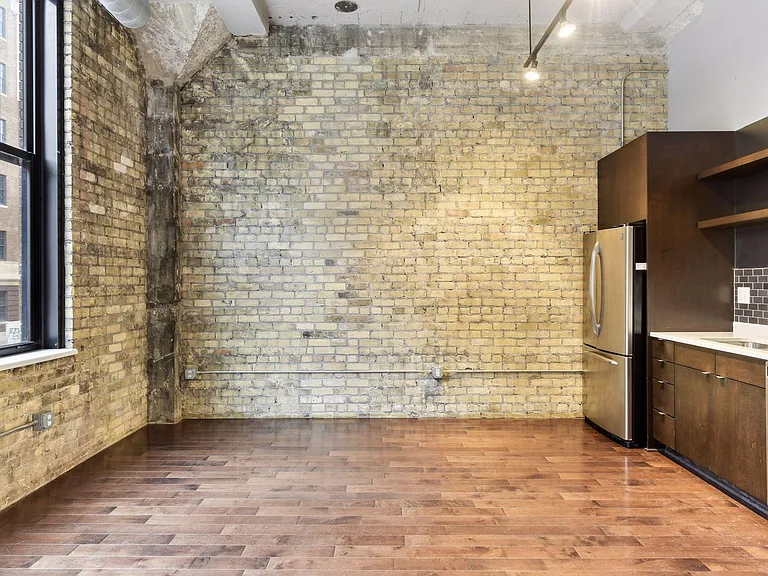 618 Washington Ave N #200 — Photo 9