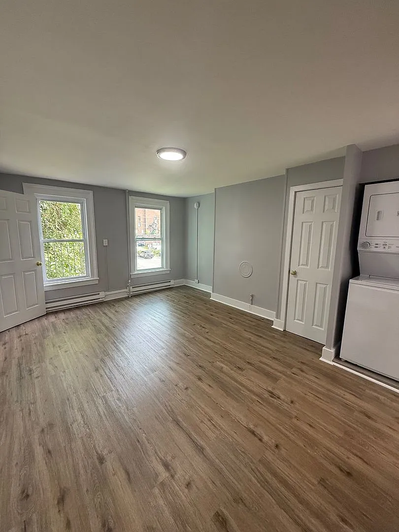 27 Lander St — Photo 3
