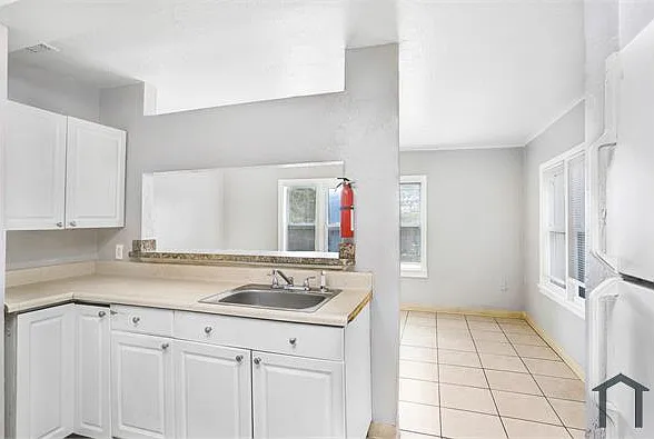 827 Paris Ave S #A — Photo 6